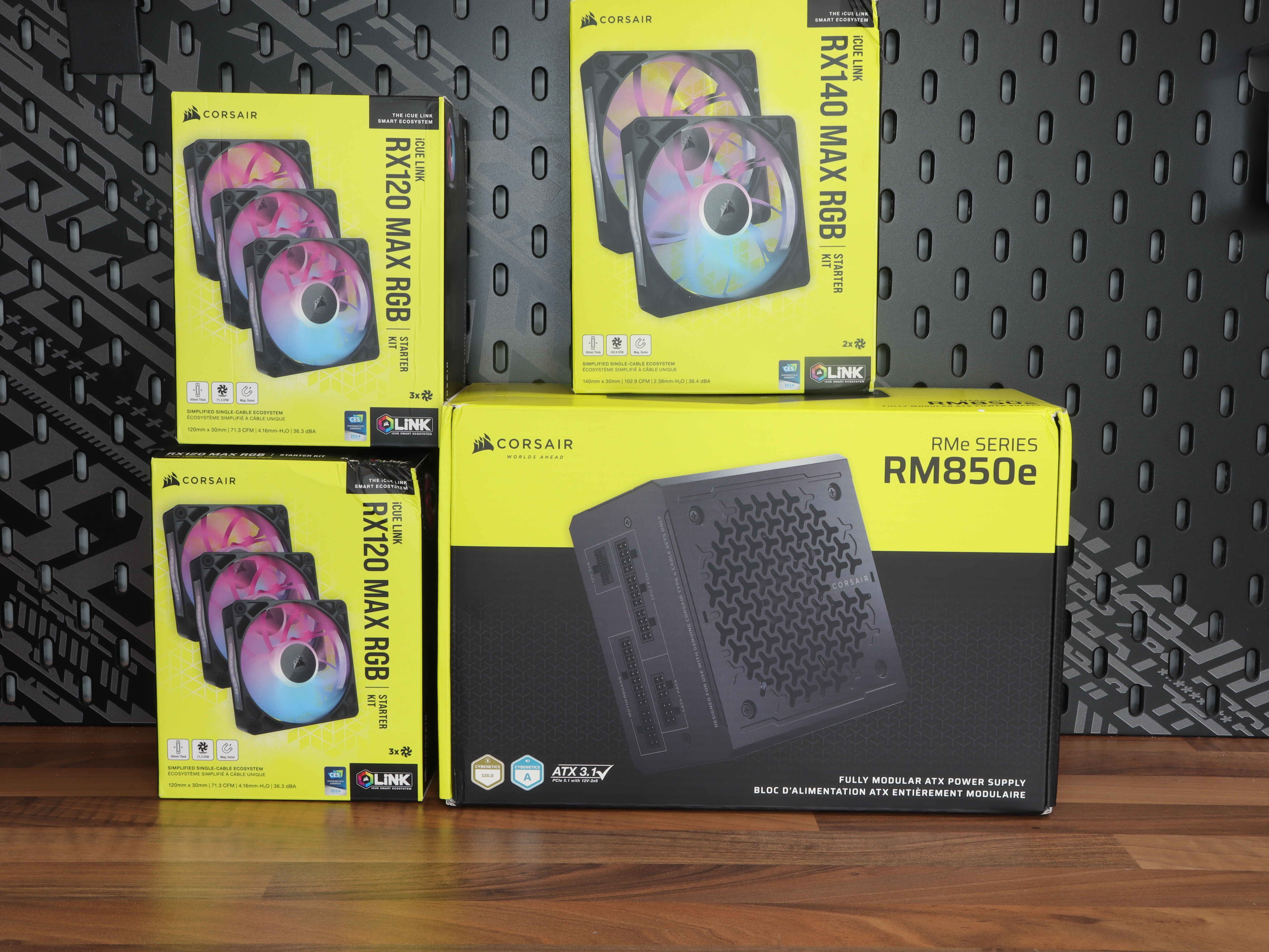 4000D RX Corsair Modular sag-free Frame flexibility cooling mid-tower reverse-connector.JPG